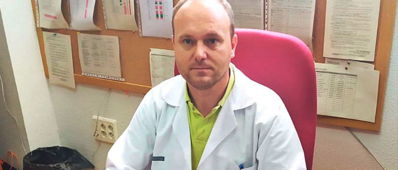 Amos Urtubia, director médico de Atención Primaria en el departamento de la Marina Baixa.